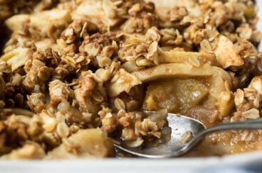 A baking pan full of apple crisp.