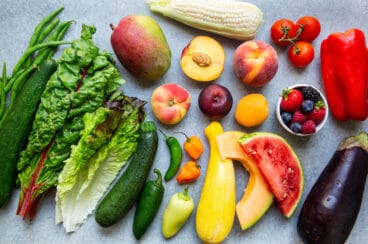 A picture of the fruits and vegetables in season in July.