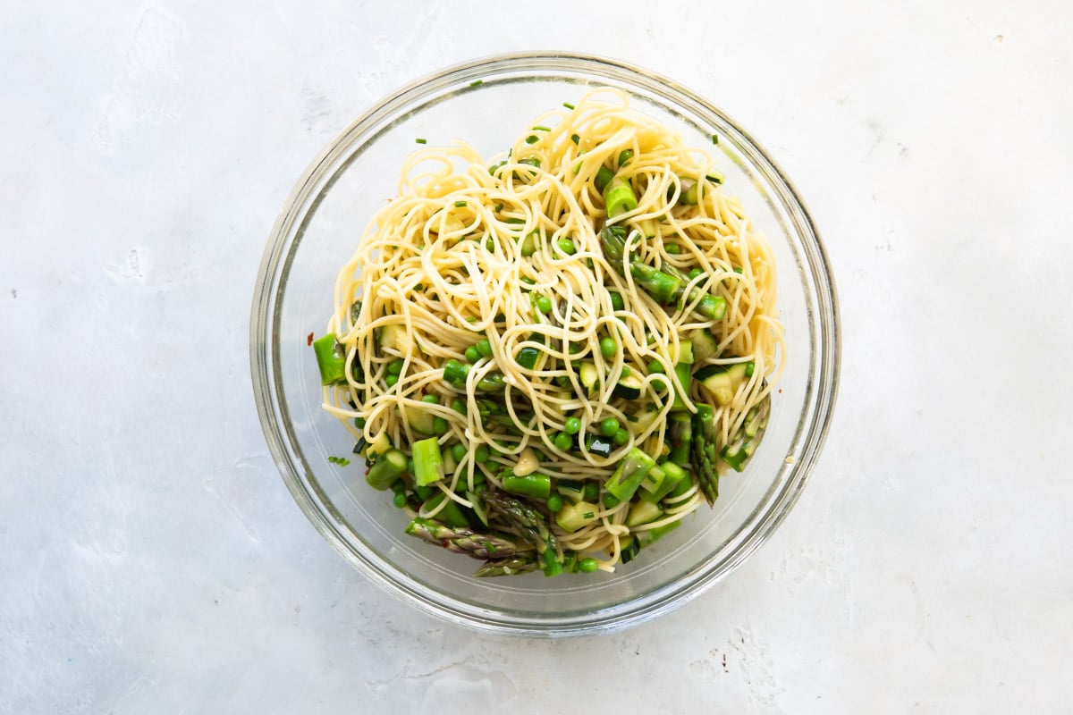 Pasta primavera in a bowl.