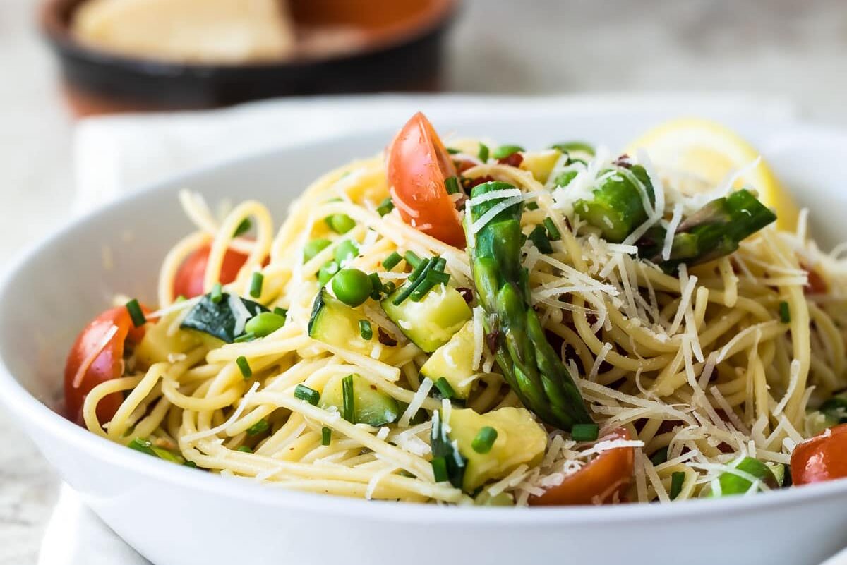 Pasta primavera in a bowl.