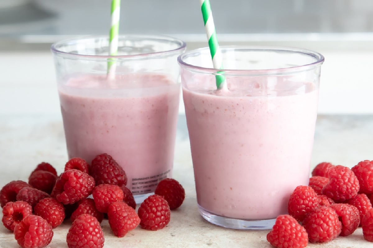 2 glasses of raspberry smoothie.